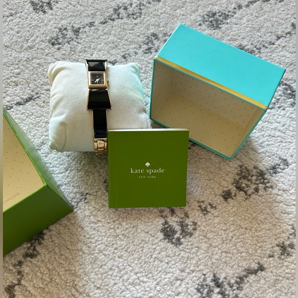 KATE SPADE RIBBON WATCH. Excellent condition. Barely used. Complete with the box - Picture 11 of 12